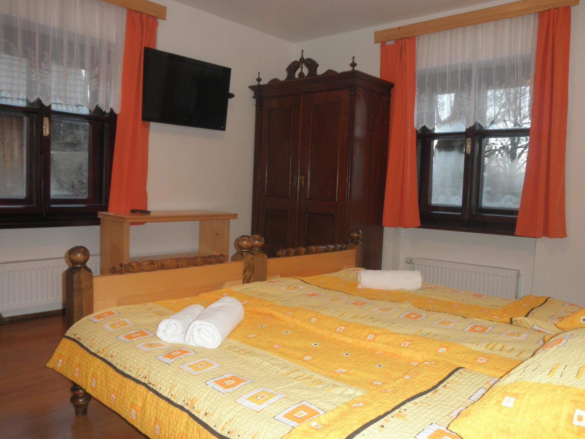 Apartments Cumar Cerkno Pokoj fotografie