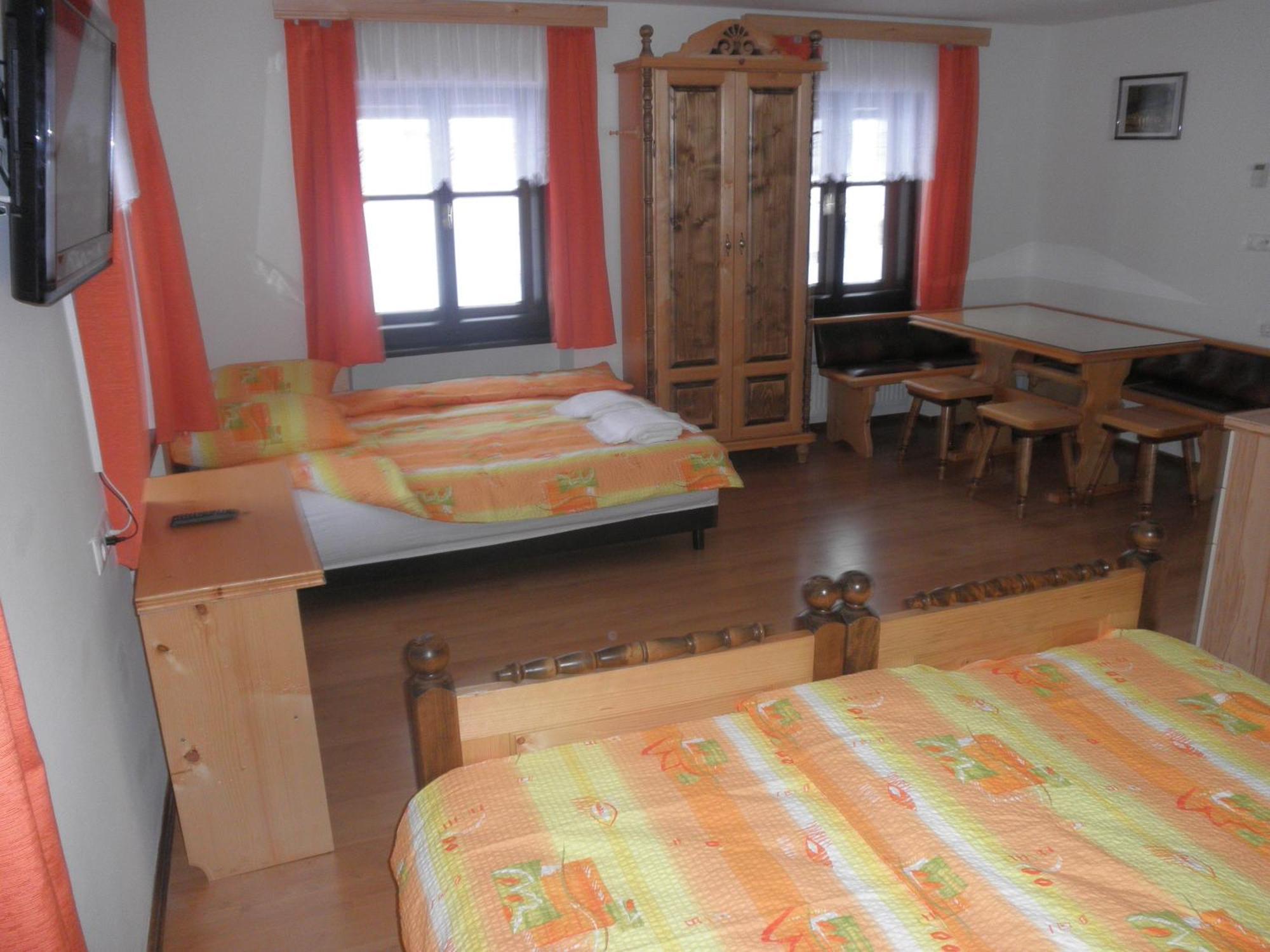 Apartments Cumar Cerkno Pokoj fotografie